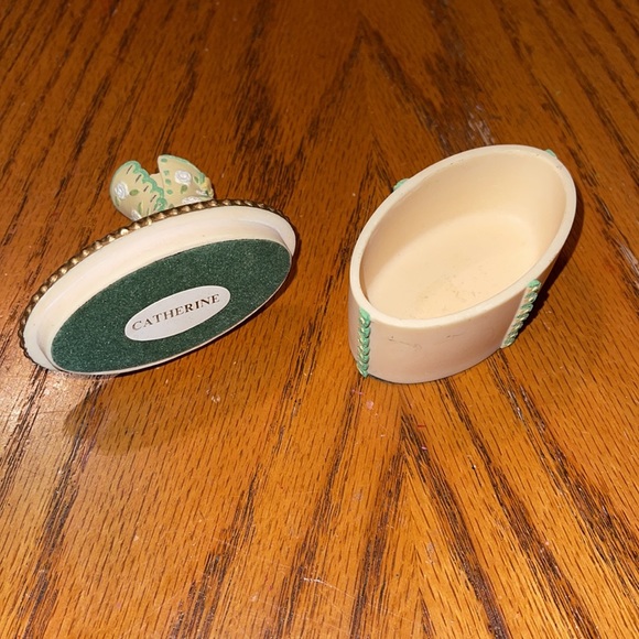 Vintage Willow Hall Victorian shoe trinket box - Picture 2 of 7